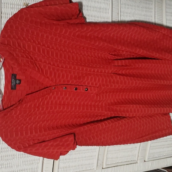 Red blouse - Picture 3 of 4